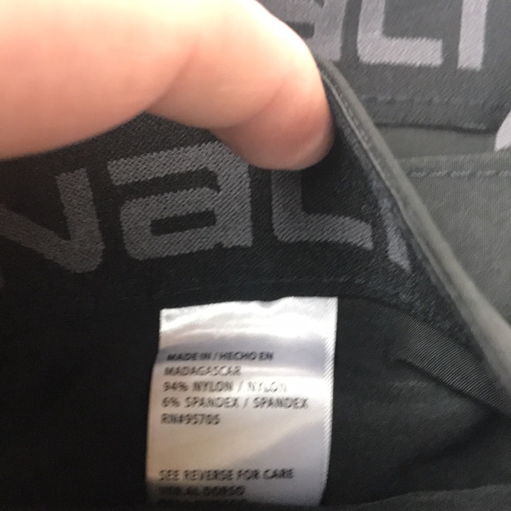 Denali 34-30 Lot of 3 Technical Stretch Pants Khaki Black & Gray - Picture 3 of 3